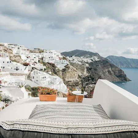 Chelidonia Luxury Suites